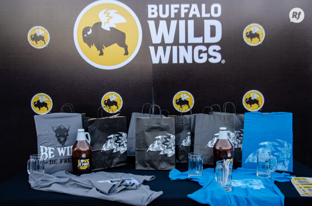 Mercancia oficial del Oktoberfest Buffalo Wild Wings Chihuahua
