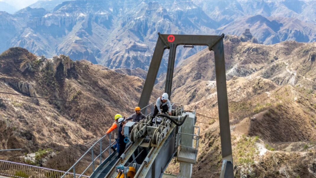 Vista del Teleférico del Parque Barrancas, uno de los más largos del mundo sin torres intermedias, reabierto con nuevas mejoras en agosto de 2025.