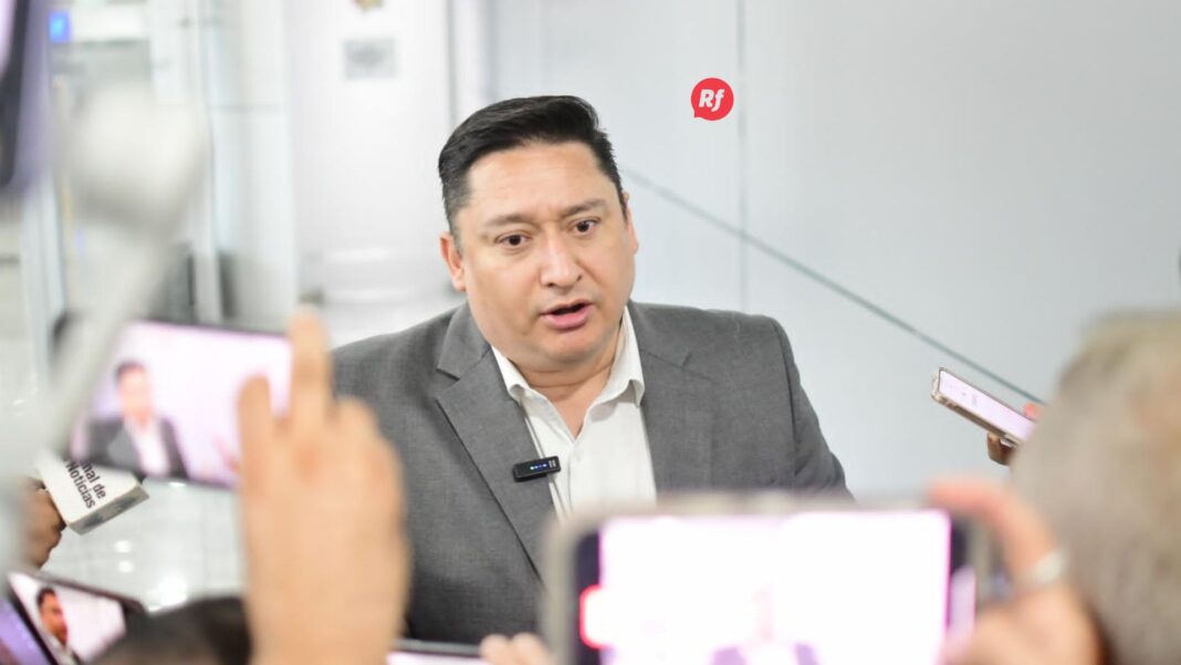 Alfredo Chávez celebra la aprobación del Día Estatal de la Persona Mediadora, resaltando su importancia en la resolución de conflictos en Chihuahua.