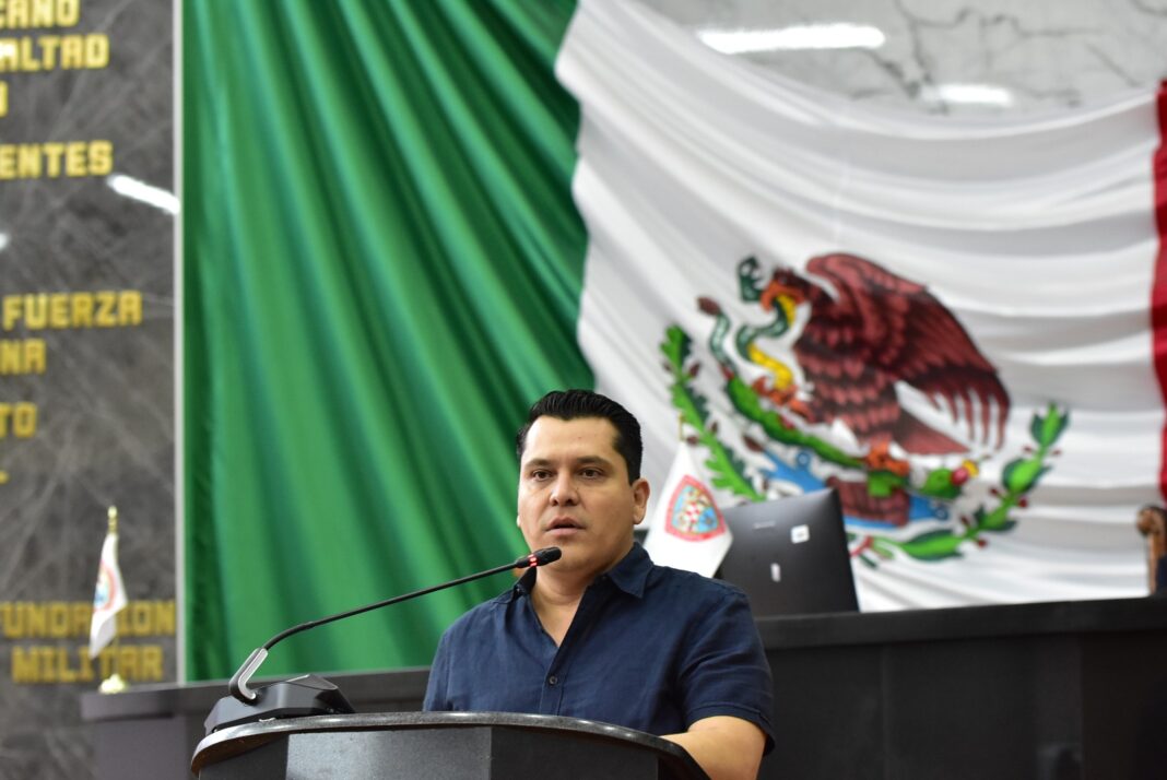 Diputados felicitan a la Presidenta por acciones contra el huachicol fiscal y exigen investigar otros casos de corrupción que afectan a México.