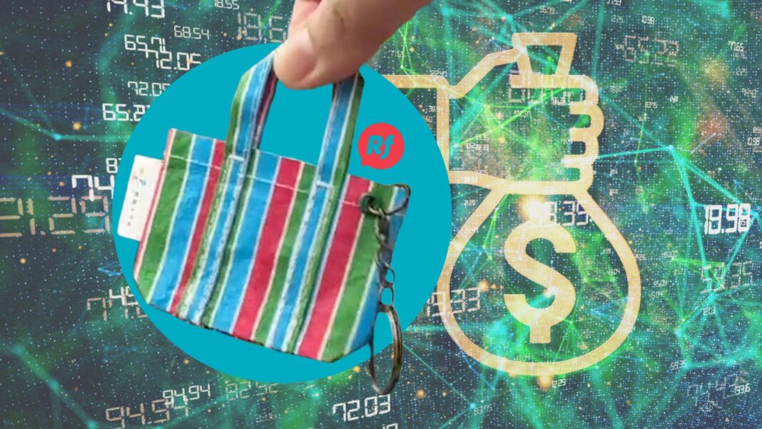 Llavero contactless utilizado como monedero digital en Taiwán para pagar transporte y compras cotidianas, ejemplo del ecosistema de pagos sin efectivo con NFC.