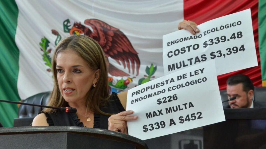 Engomado ecológico en Juárez: la polémica no es quitarlo: diputada