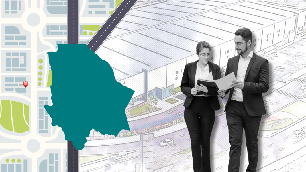 Vista urbana de Chihuahua con parques industriales, vialidades y zonas logísticas que reflejan la importancia de la infraestructura y conectividad para su desarrollo económico.