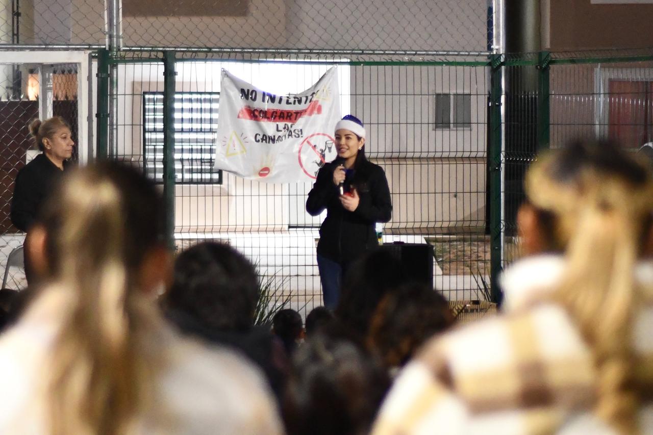 Nancy “La China” Frías convive con familias en posadas navideñas Nancy “La China” Frías convive con familias, niñas y niños durante posadas navideñas realizadas en cinco colonias de Chihuahua capital como parte de su trabajo comunitario.