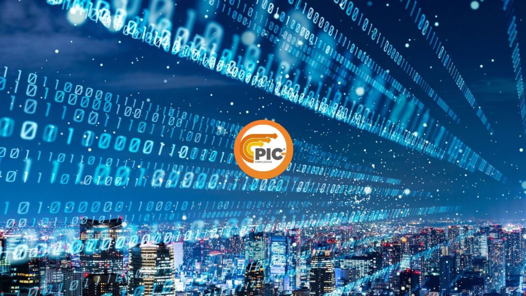 Sergio Alfonso Mendoza Vidal durante entrevista sobre talento, innovación y desarrollo económico en Chihuahua