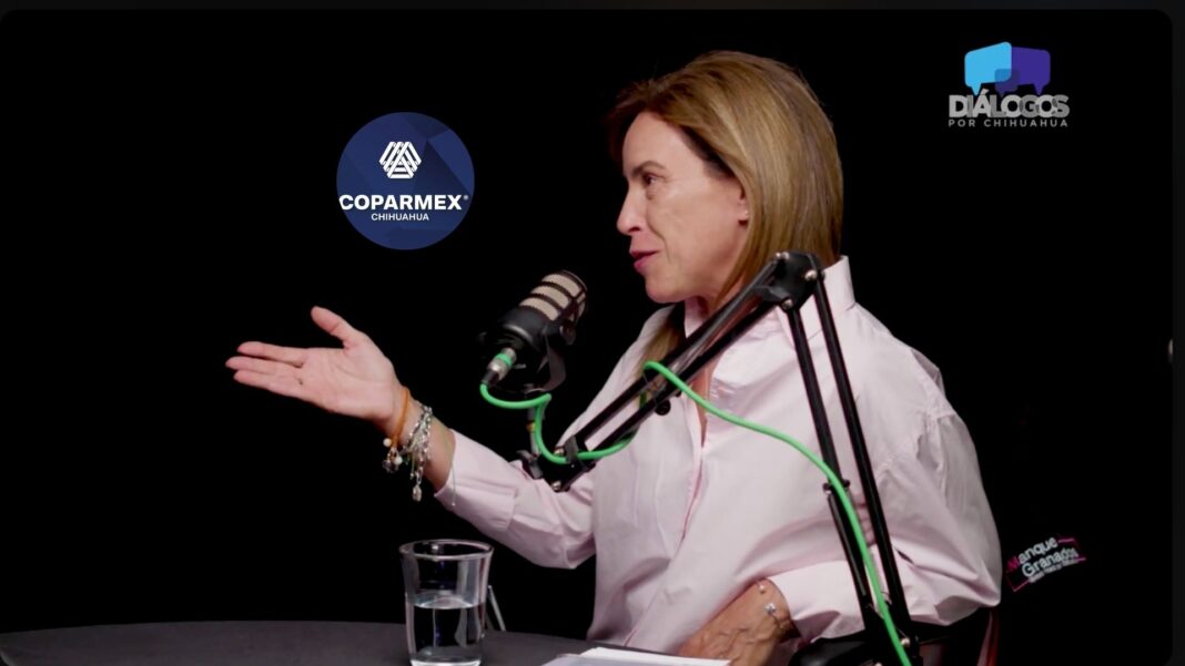 Maque Granados durante entrevista en Diálogos por Chihuahua hablando sobre política, economía y competitividad en el estado