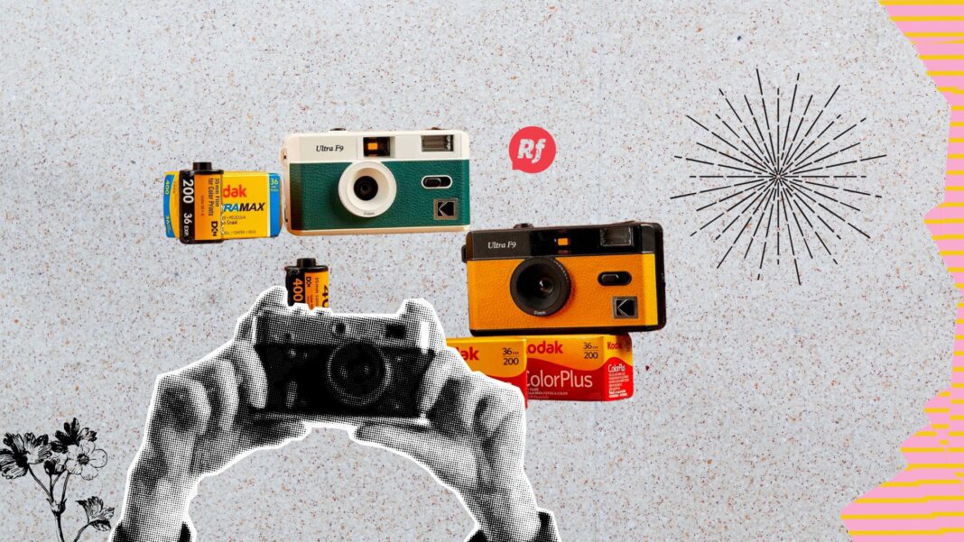 Cámara Kodak de rollo con película de 35 mm, representando el regreso de la fotografía analógica y la nostalgia en 2026.