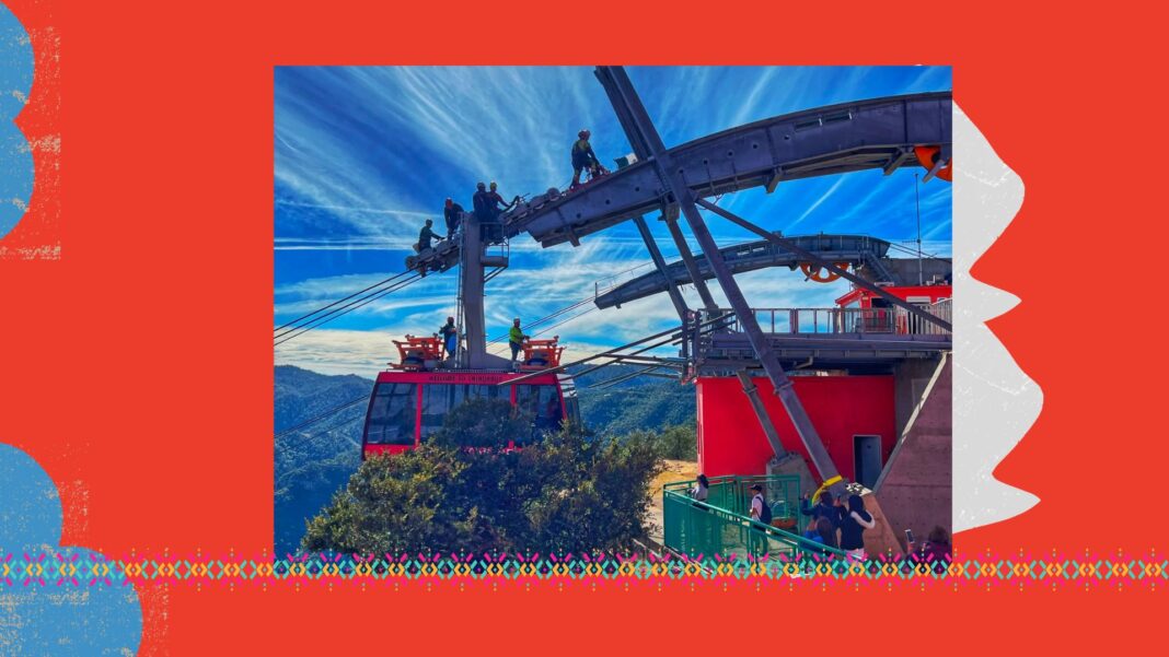 Vista panorámica desde el teleférico del Parque Barrancas sobre las Barrancas del Cobre, mostrando la profundidad y la unión de los cañones.
