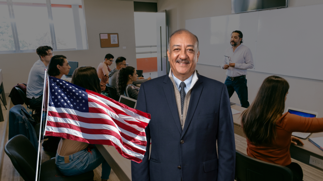 Estudiantes de nivel medio superior participan en actividades de aprendizaje del idioma inglés como parte de la Agenda Estatal de Inglés en Chihuahua.