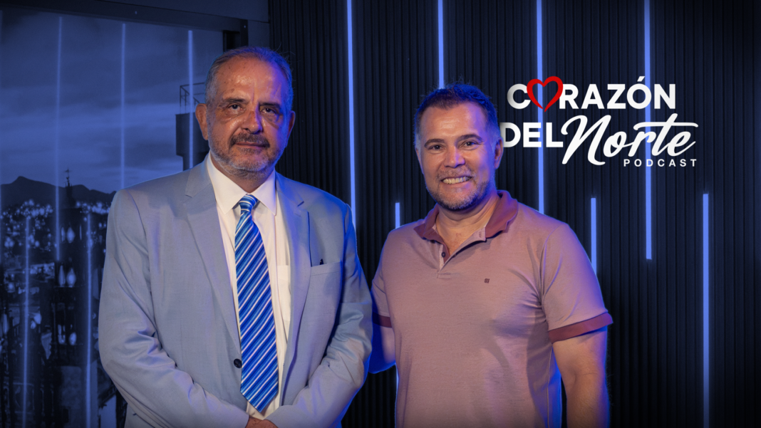 Corazon el norte | Alejandro Lazzarotto le apuesta para transformar el comercio y el emprendimiento Alejandro Lazzarotto, presidente de CANACO Chihuahua, durante su participación en un podcast sobre emprendimiento y desarrollo económico.