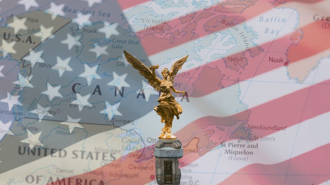 Operación de carga y descarga de mercancías entre México y Estados Unidos, representando el comercio internacional impulsado por el T-MEC.