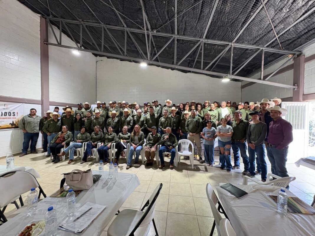 Productores ganaderos participan en un encuentro regional en Madera para fortalecer proyectos, sanidad animal y el desarrollo del sector pecuario.