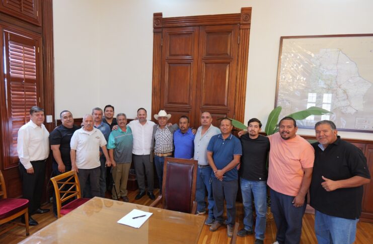 Nuevas unidades de taxi fortalecerán el servicio de transporte público en Camargo, Chihuahua.