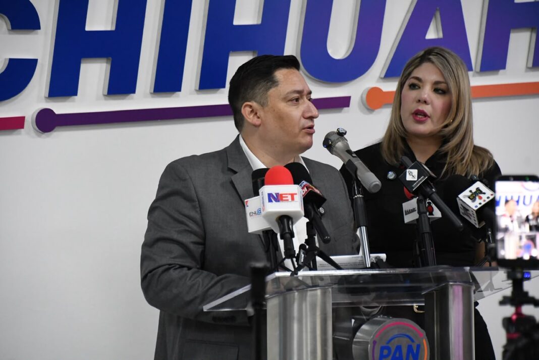 Seguridad y responsabilidad, en el centro del debate político Alfredo Chávez y Daniela Álvarez durante rueda de prensa sobre la reforma electoral en Chihuahua