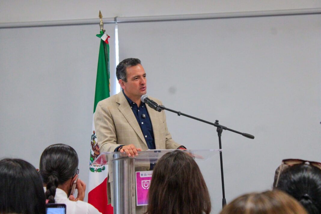 Abren nuevas puertas para la educación y profesionalización de mujeres en Meoqui Autoridades durante convenio para impulsar educación de mujeres en Meoqui