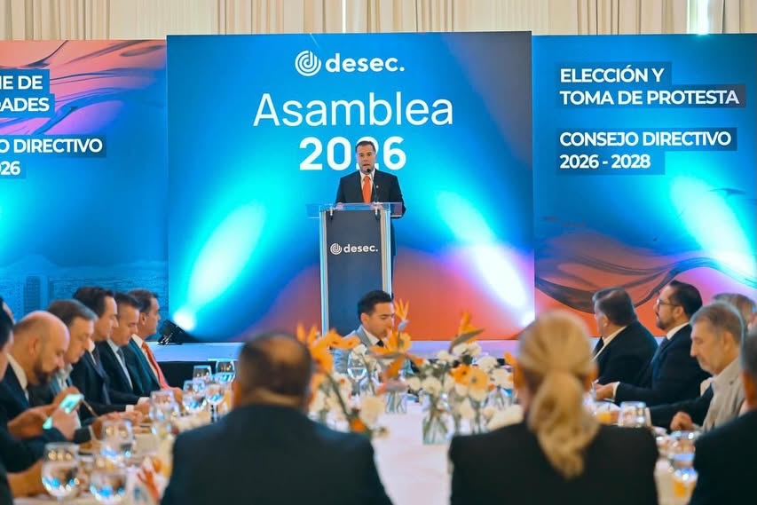 Jorge Cruz Camberos durante la presentación de resultados de tres años de DESEC Chihuahua