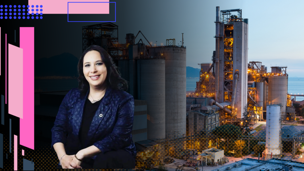 Mujeres que abren camino en la industria del futuro Eugenia Haydeé Jacinto Riosvelasco, presidenta nacional del Comité de Mujeres Industriales de CANACINTRA.